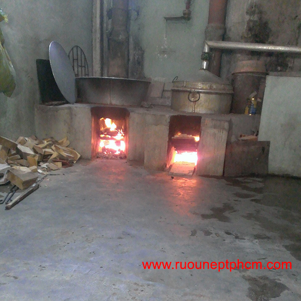 Rượu nếp truyền thống tại TPHCM